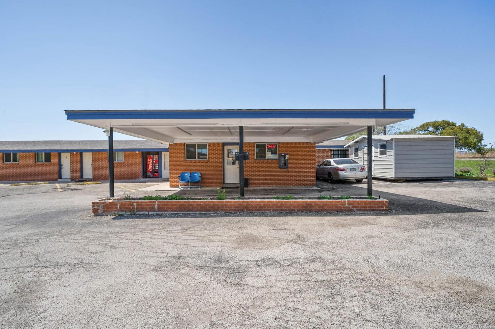 Oyo Hotel Luling Tx Downtown I-10/Us-90 ภายนอก รูปภาพ