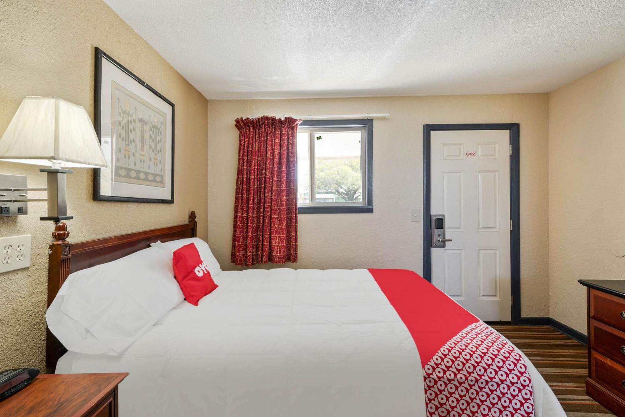 Oyo Hotel Luling Tx Downtown I-10/Us-90 ภายนอก รูปภาพ