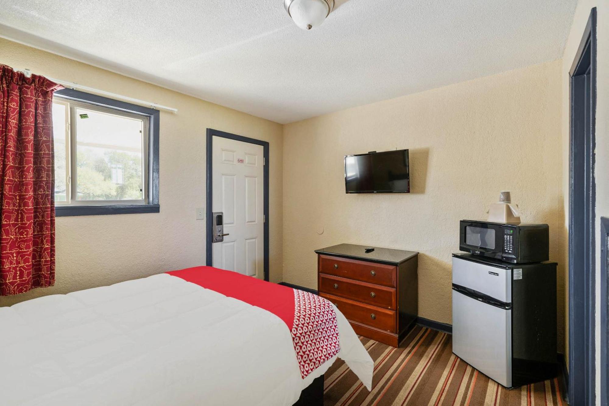 Oyo Hotel Luling Tx Downtown I-10/Us-90 ภายนอก รูปภาพ