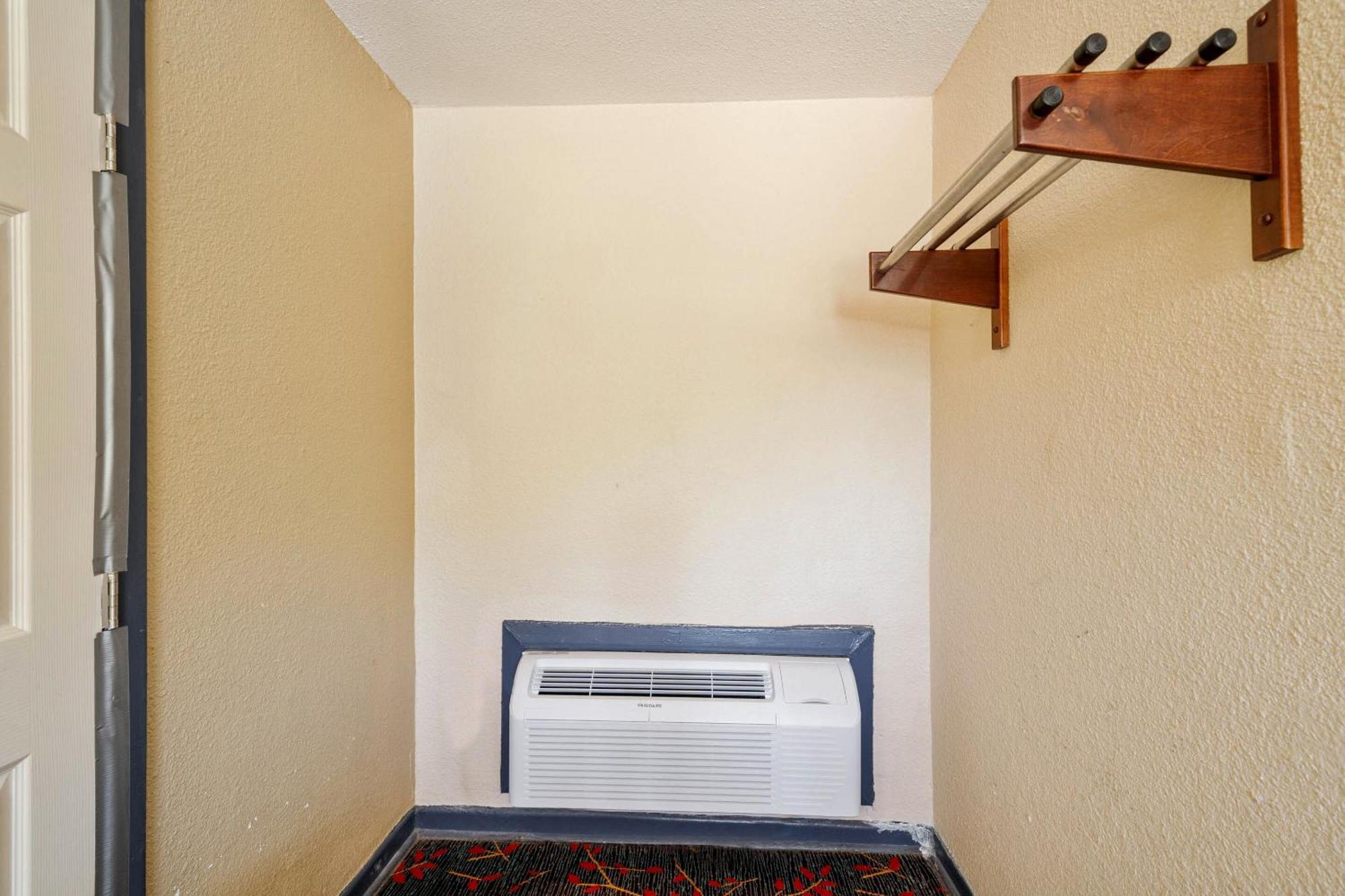 Oyo Hotel Luling Tx Downtown I-10/Us-90 ภายนอก รูปภาพ