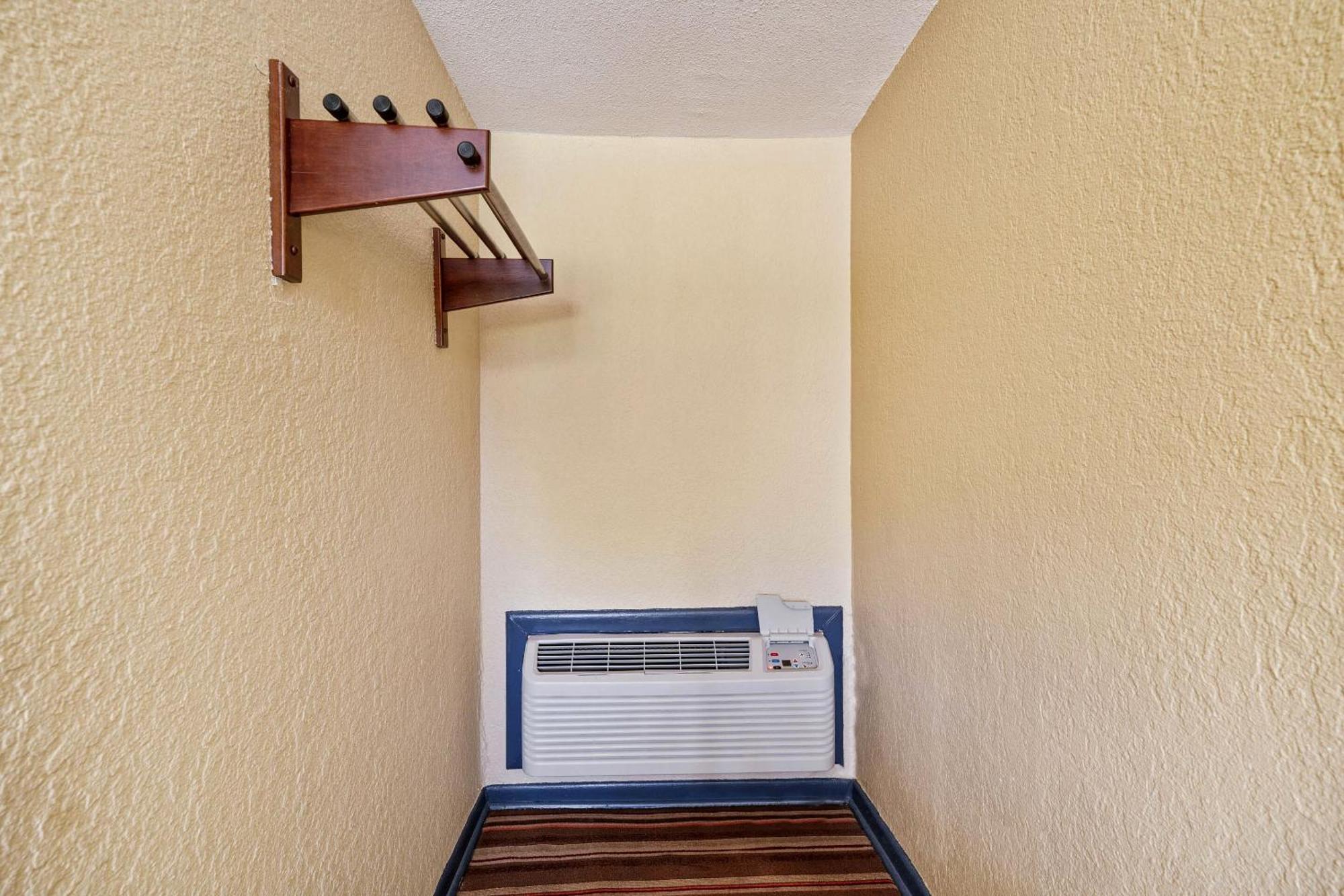 Oyo Hotel Luling Tx Downtown I-10/Us-90 ภายนอก รูปภาพ