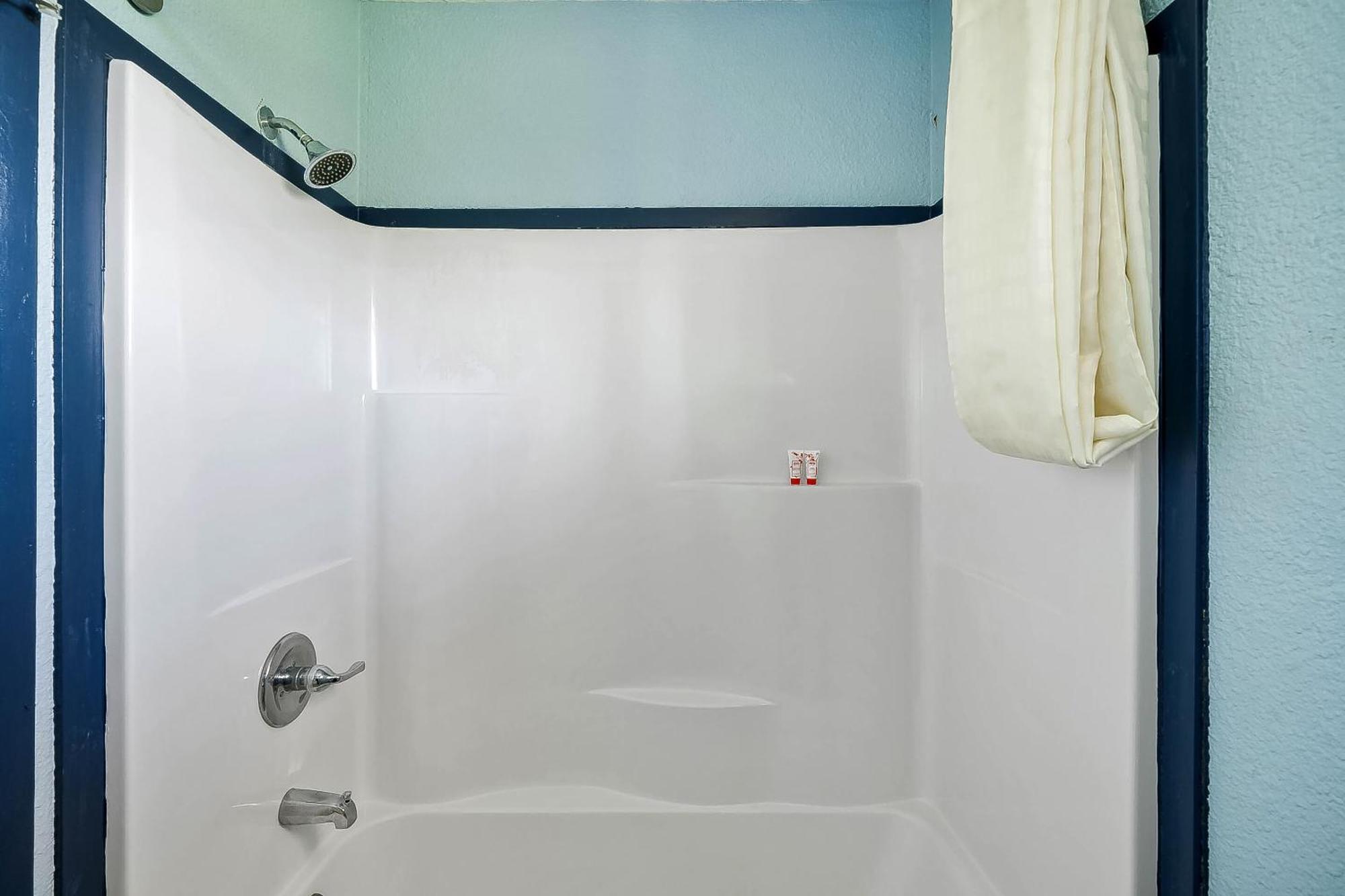 Oyo Hotel Luling Tx Downtown I-10/Us-90 ภายนอก รูปภาพ